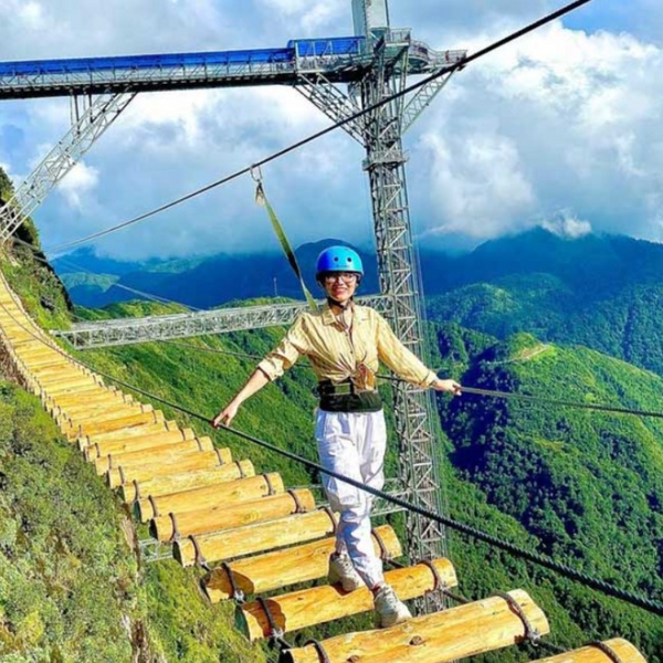 Cầu kính Rồng Mây