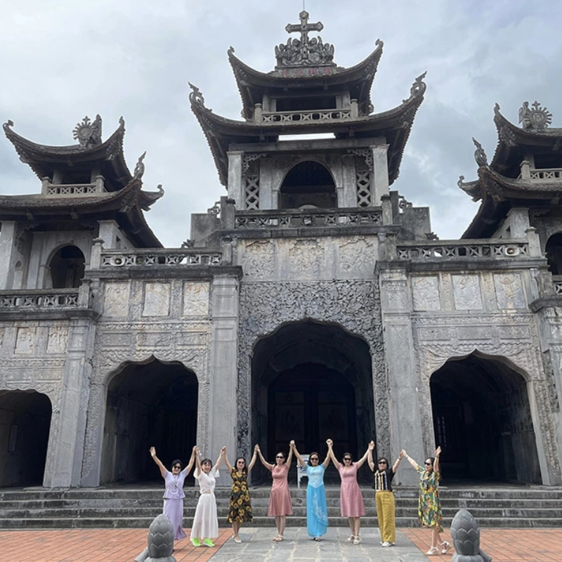 Các Chi Phí Khi Đi Đến Điểm Tham Quan Nhà Thờ Đá Phát Diệm
