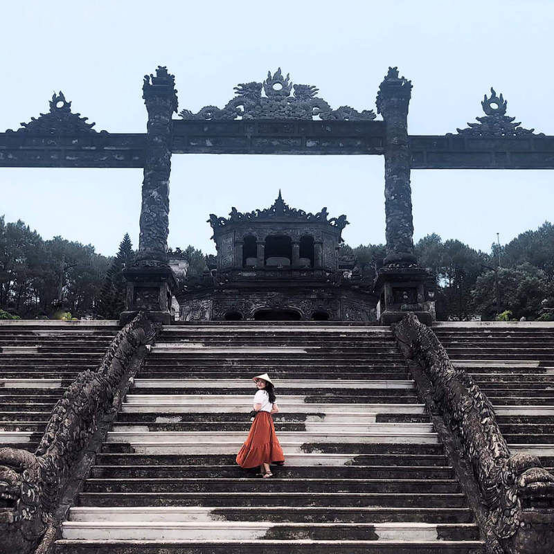 Các Chi Phí Khi Đi Đến Điểm Tham Quan Lăng Khải Định
