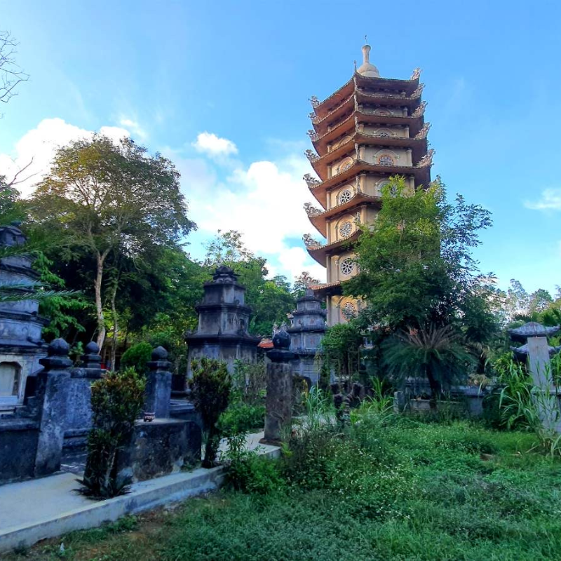 Các Chi Phí Khi Đi Đến Điểm Tham Quan Chùa Thiên Ấn
