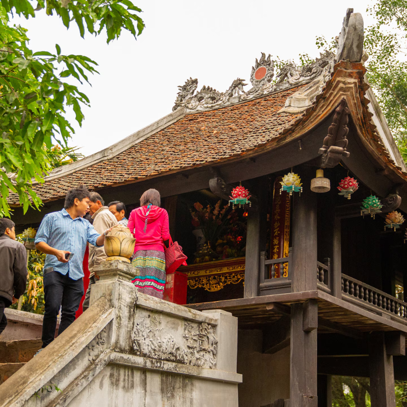 Các Địa Điểm Nổi Tiếng Gần Bảo tàng Hồ Chí Minh (Ăn Gì? Chơi Gì?)