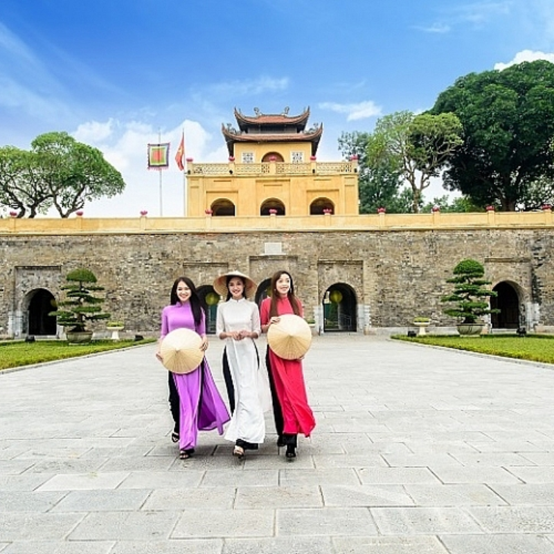 Các Địa Điểm Nổi Tiếng Gần Hoàng thành Thăng Long (Ăn Gì? Chơi Gì?)
