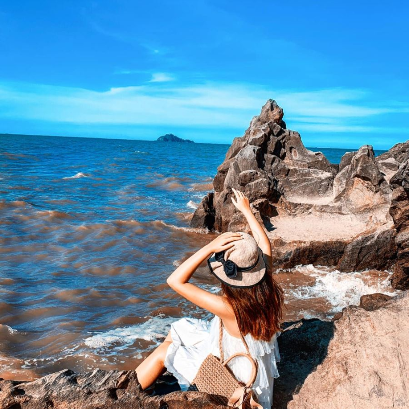 Các Địa Điểm Nổi Tiếng Gần Biển Hải Tiến (Ăn Gì? Chơi Gì?)
