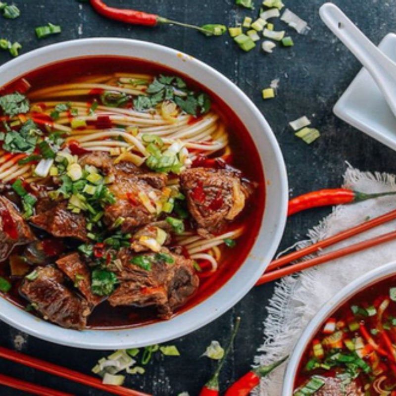 Các địa điểm nổi tiếng gần Bún bò Huế Hưng Còi (Ăn gì? Chơi gì?)