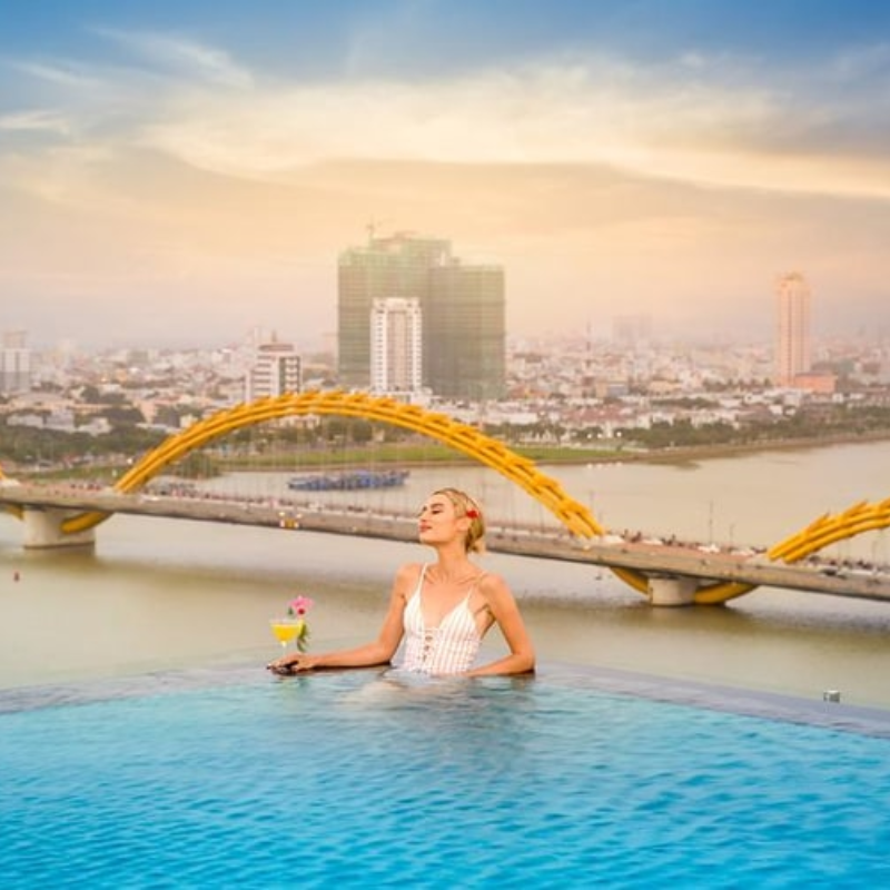 Các Địa Điểm Nổi Tiếng Gần Cầu Rồng (Ăn Gì? Chơi Gì?)
