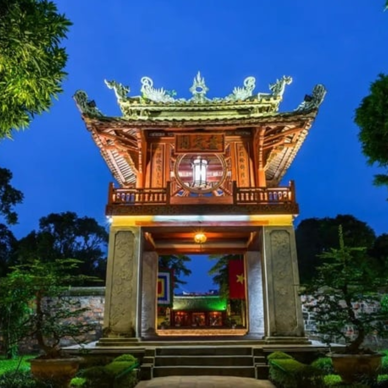 Các Địa Điểm Nổi Tiếng Gần Khuê Văn Các (Ăn Gì? Chơi Gì?)
