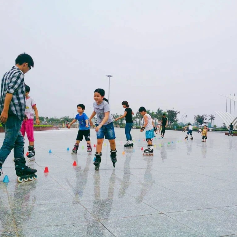 Các Địa Điểm Nổi Tiếng Gần Công viên Hòa Bình (Ăn Gì? Chơi Gì?)