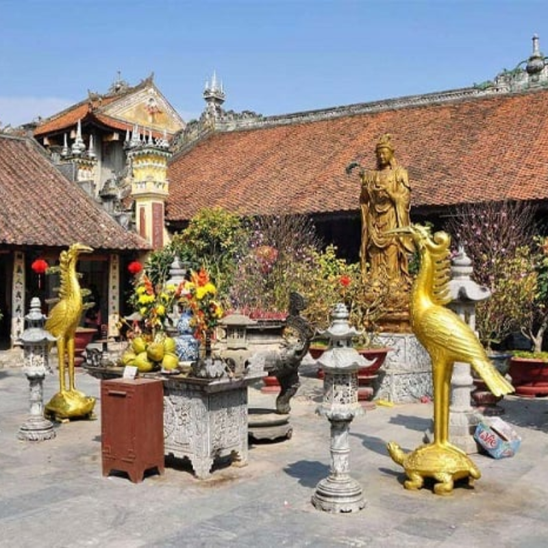 Các Địa Điểm Nổi Tiếng Gần Chùa Dư Hàng (Ăn Gì? Chơi Gì?): Khám Phá Vùng Lân Cận
