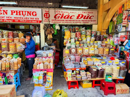 Chợ Bình Tây: Hồn chợ Sài Gòn và trải nghiệm độc đáo cùng Local Trips