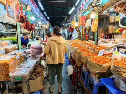 Binh Tay Market