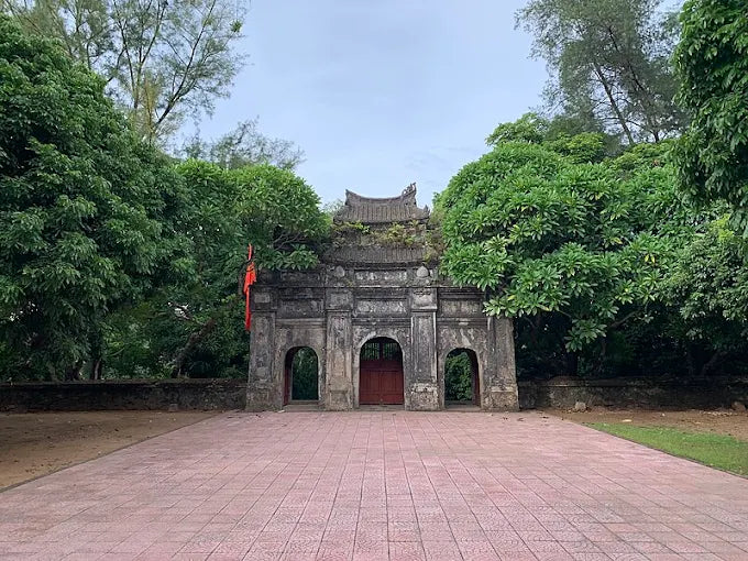 Localtrips.ORG chuyên cung cấp thông tin du lịch tại Chùa Báo Quốc