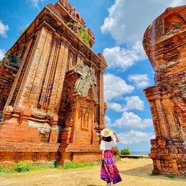 Tháp Chàm Bánh Ít