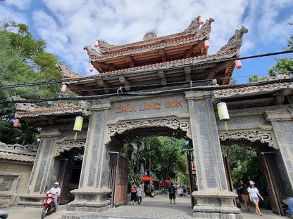 Những Trải Nghiệm Tâm Linh Nổi Bật Tại Chùa Long Sơn