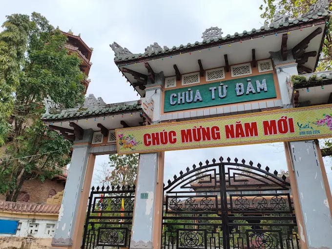 5. Kết hợp đi chùa Từ Đàm với điểm nào gần nhất?