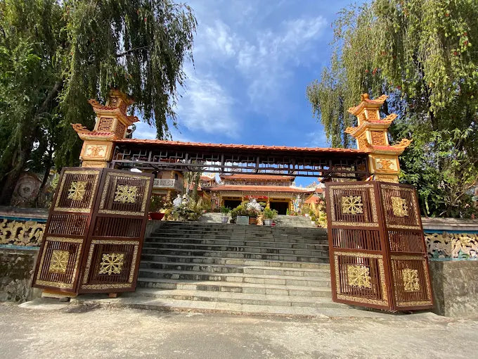 Những Trải Nghiệm Tâm Linh Và Hoạt Động Hấp Dẫn Tại Thiên Vương Cổ Sát