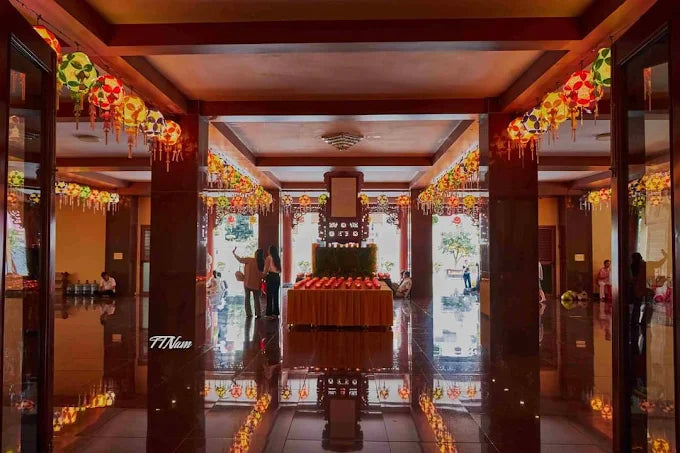 Viet Nam Quoc Tu Pagoda HCMC