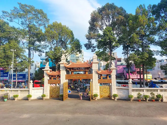 Viet Nam Quoc Tu Pagoda HCMC
