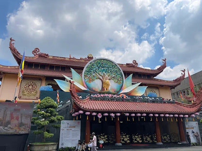 Viet Nam Quoc Tu Pagoda HCMC