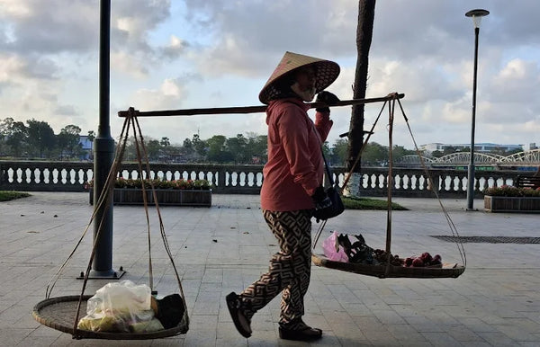 Đường Đi Bộ Huế: Nhịp Sống Sôi Động Và Thơ Mộng Bên Dòng Hương Giang