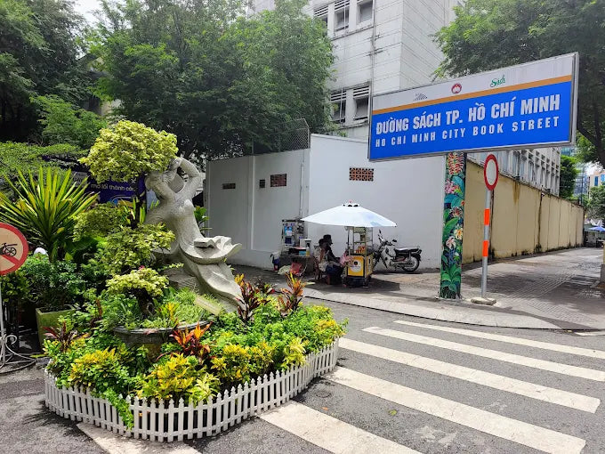 Nguyen Van Binh Book Street HCMC
