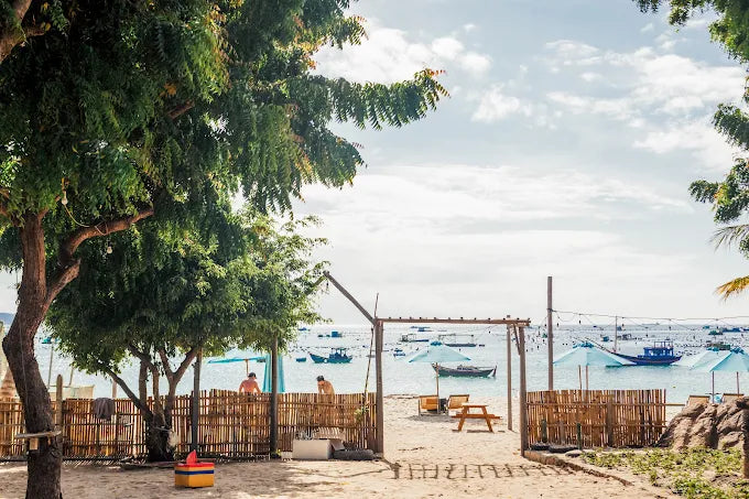 Có thể đặt dịch vụ hướng dẫn viên bản địa dẫn đoàn đi bắt nhum, câu mực không?