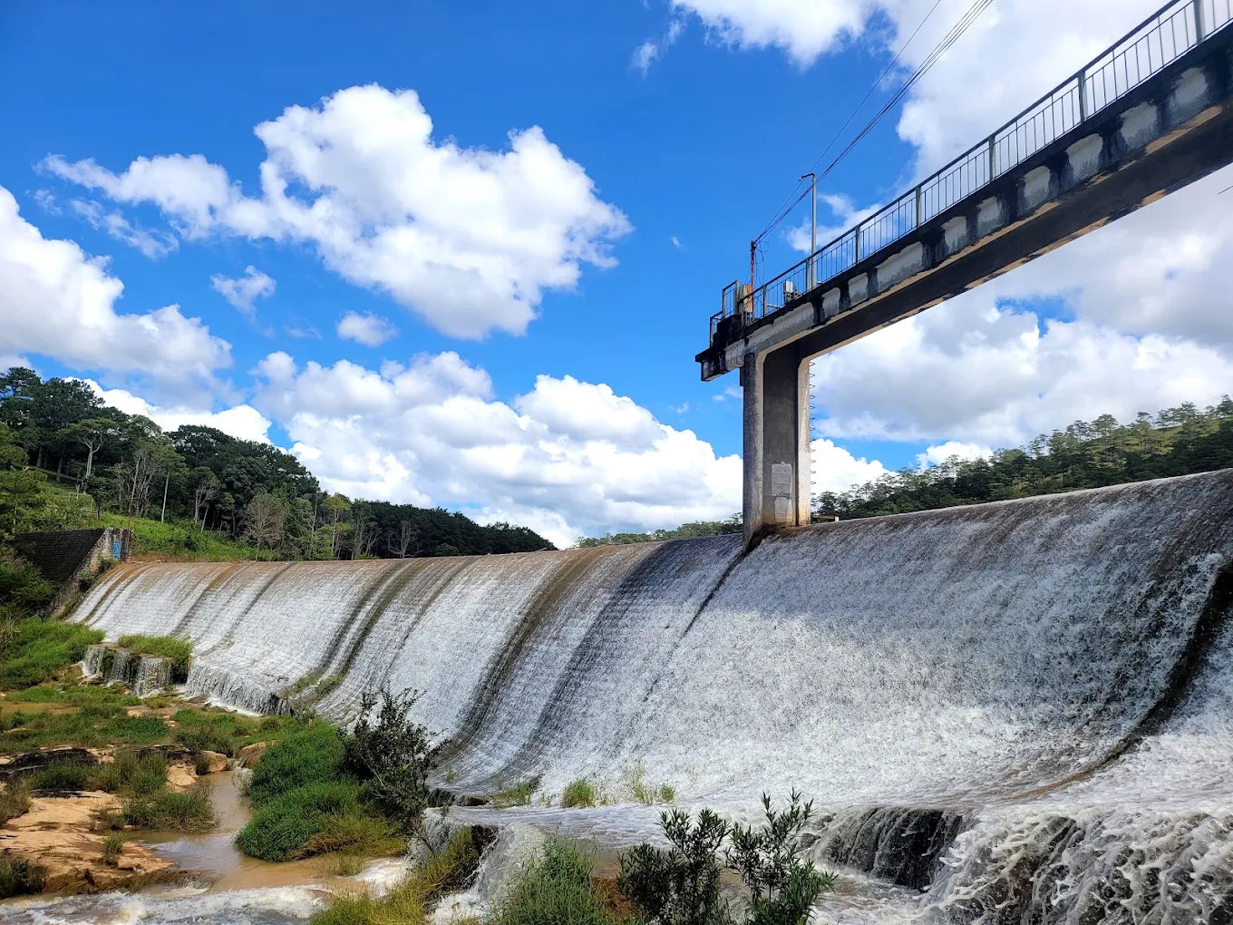 Làm thế nào để đặt dịch vụ tour và xe đưa đón trọn gói?