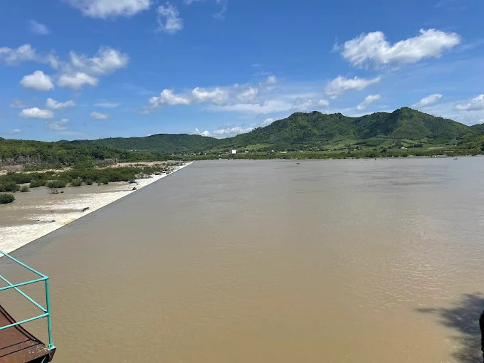 1. Đập Đồng Cam có thu vé vào cổng không?