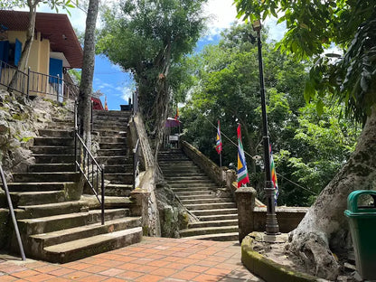 Hon Chen Temple, Hue