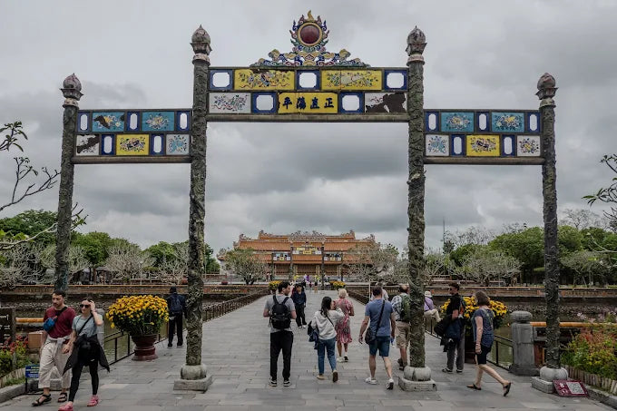 3. Tại sao điện lại có nhiều cột gỗ đến vậy?