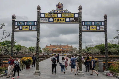 3. Tại sao điện lại có nhiều cột gỗ đến vậy?