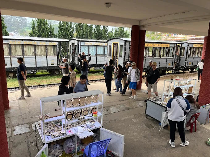 Vé tham quan Ga Đà Lạt đã bao gồm vé đi tàu hỏa chưa?