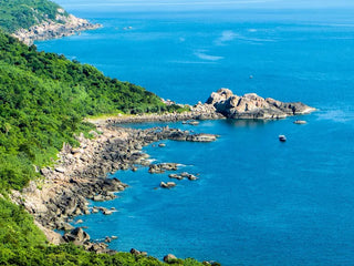 1. Đường trekking xuống Ghềnh Bàng có khó không?