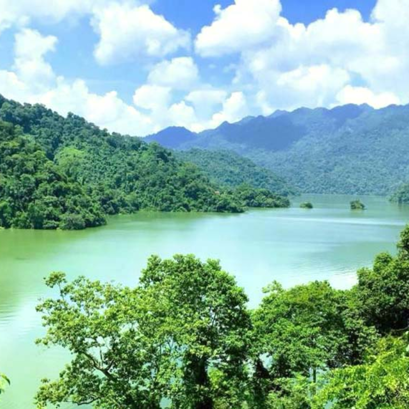 Hồ Ba Bể: Nơi Giao Hòa Giữa Huyền Thoại và Thực Tại