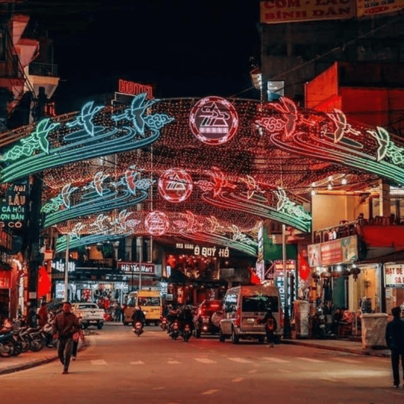 Giới Thiệu Chợ Đêm Sapa – Nơi Hội Tụ Văn Hóa và Ẩm Thực Vùng Cao, Chợ đêm Sapa ở đâu?
