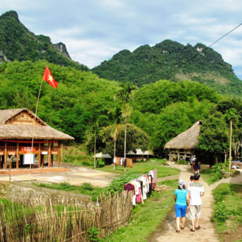 Giới Thiệu Bản Lác, Vị Trí Ở Đâu?
