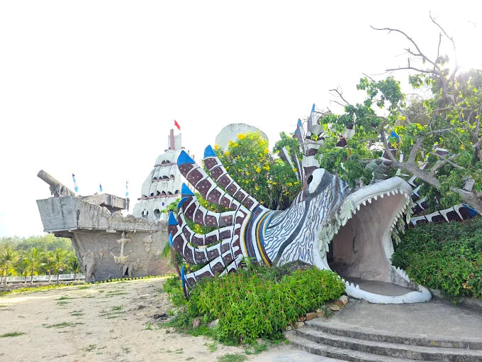 Trí Nguyên Aquarium on Soi Island