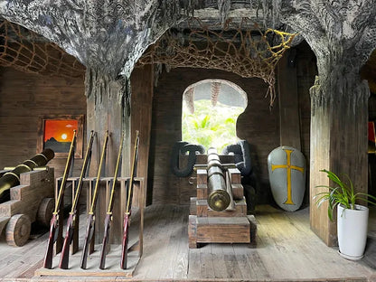 Hồ Cá Trí Nguyên Aquarium On Soi Island