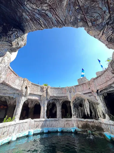 Trí Nguyên Aquarium on Soi Island