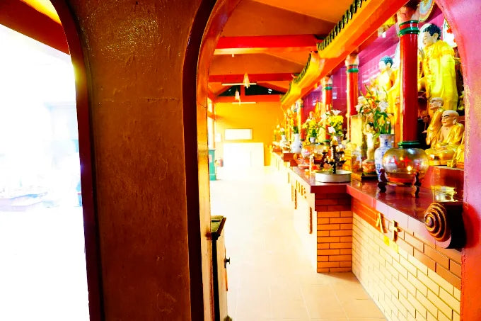 Nên mặc trang phục như thế nào khi đến Hội quán Ôn Lăng? 