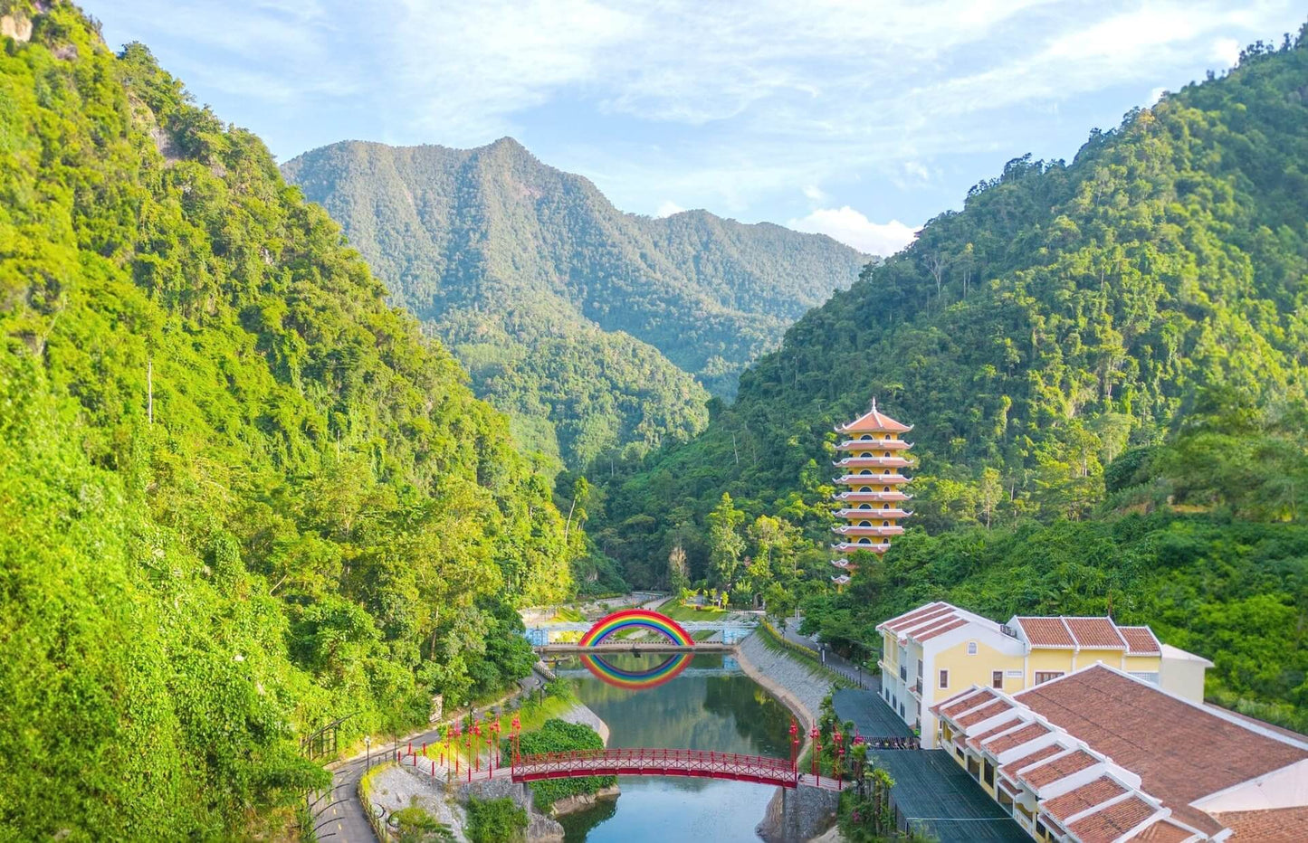Những Trải Nghiệm "Bùng Nổ" Tại Cổng Trời Đông Giang