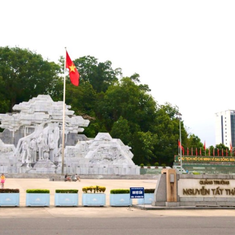 Kinh Nghiệm Khi Tham Quan Quảng trường Nguyễn Tất Thành