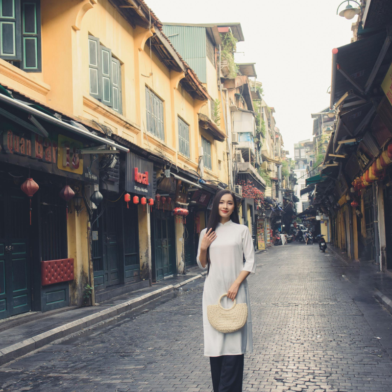 Kinh Nghiệm Du Lịch Phố Tạ Hiện: Bí Quyết "Chơi Hết Mình, Vui Trọn Đêm"