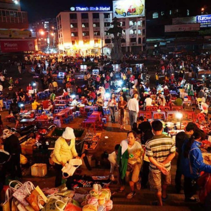 Lịch Sử Hình Thành Chợ Đêm Sapa – Từ Chợ Tình Đến Điểm Hẹn Văn Hóa
