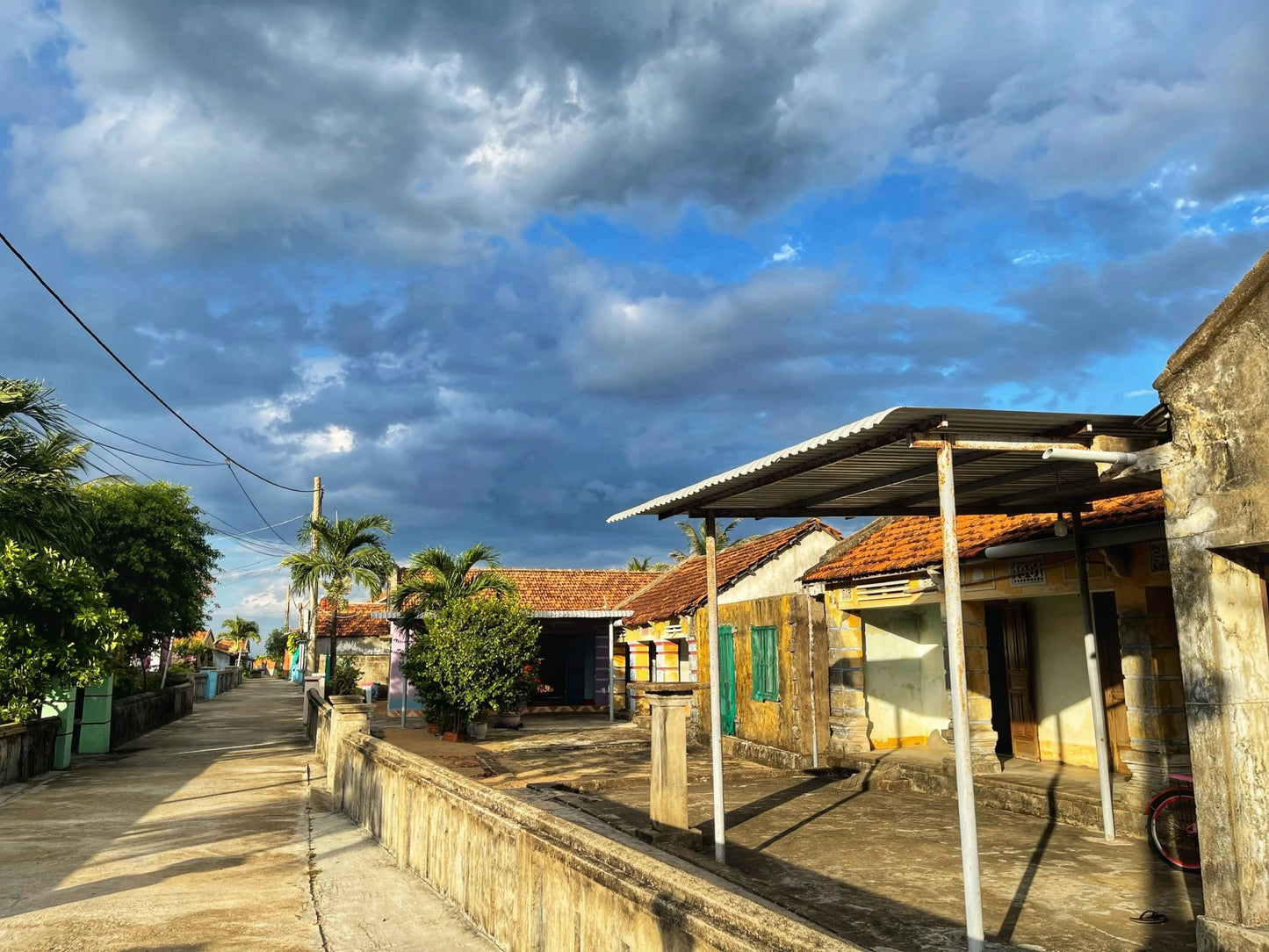 Phương Tiện Di Chuyển: Cung Đường Ven Biển Đẹp Như Mơ
