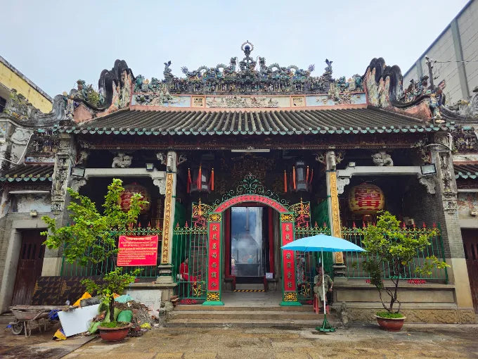 Miếu Bà Thiên Hậu - Hội Quán Tuệ Thành: Viên ngọc cổ giữa lòng Chợ Lớn cùng Local Trips