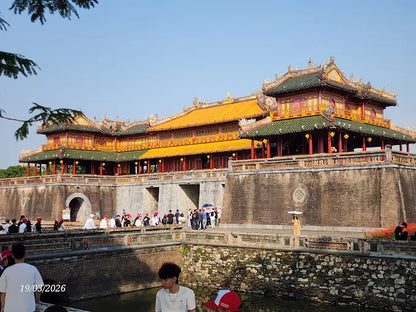 Localtrips.ORG chuyên cung cấp thông tin du lịch tại Ngọ Môn