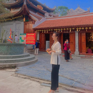 Những Ai Thường Đến Đền Tiên La Để Làm Gì?
