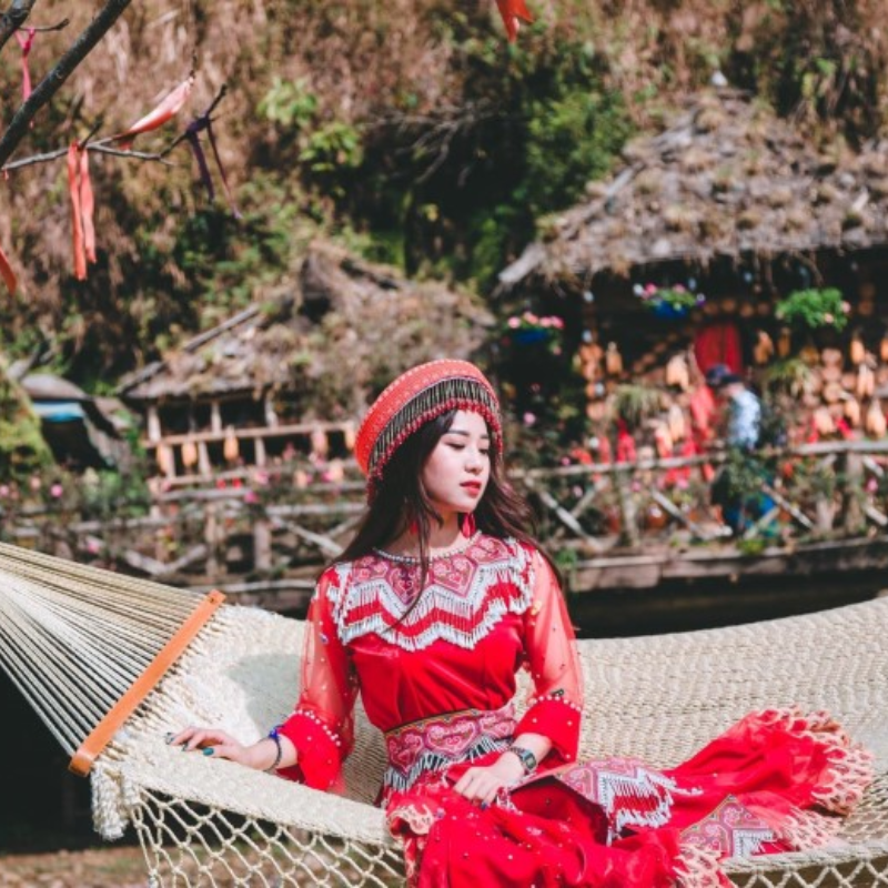 Những Ai Thường Đến Bản Cát Cát Để Làm Gì?
