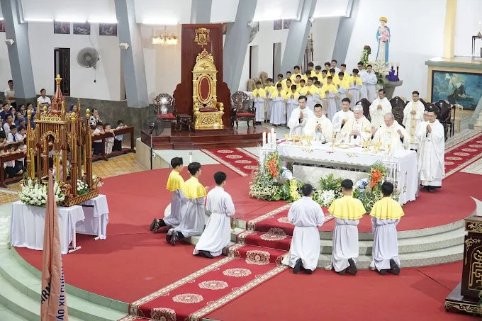 Localtrips.ORG chuyên cung cấp thông tin du lịch tại Nhà thờ Phủ Cam