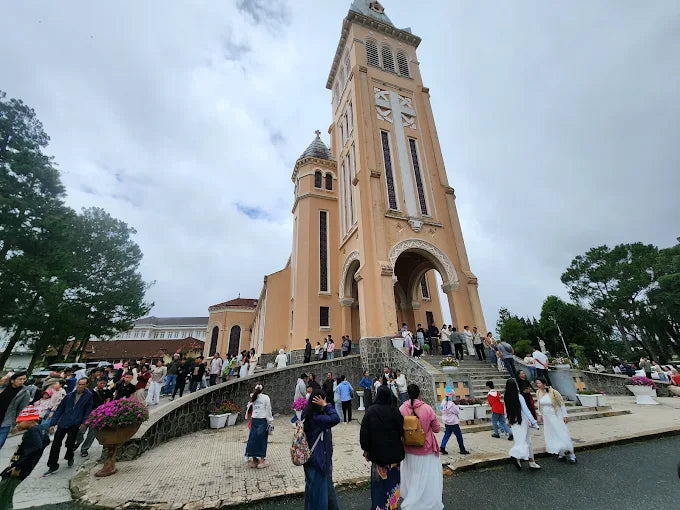 Nhà Thờ Con Gà Đà Lạt